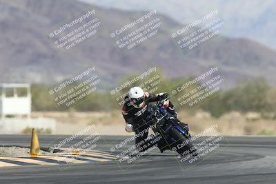 media/Oct-30-2025-Racers Edge (Thu) [[dabbdaf680]]/3-B Group/Session 2 (Turn 14)/